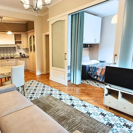 Luxury Apartment By Palazzo Senesi-2